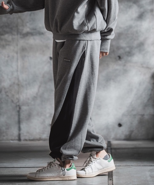 GLIMCLAP(グリムクラップ)の「mp15500-Bonded-Boa Sweat Wide-Straight Pants スウェットパンツ(212-055-gla-cg)(スウェットパンツ・メンズ・ブラック×グレー/グレー系その他/ミックスグレー/ブラック・S/L/M)」の4枚目の写真