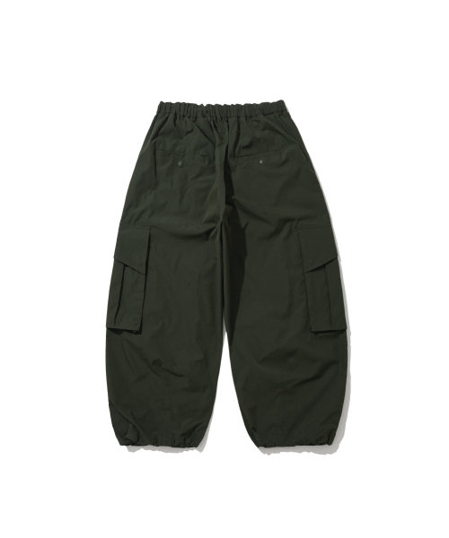 ANGLAN(アングラン)の「Ripstop Snap Cargo Balloon Pants - Khaki(その他パンツ・メンズ・その他・1/02)」の2枚目の写真