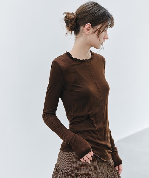 tageechita(タジチタ)の「【tageechita】フリルネック カシミヤ混シアーカットソー(Tシャツ/カットソー・レディース・レッド/ブラウン・L/M/S)」の1枚目の写真