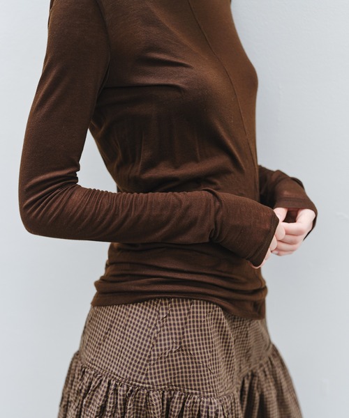 tageechita(タジチタ)の「【tageechita】フリルネック カシミヤ混シアーカットソー(Tシャツ/カットソー・レディース・レッド/ブラウン・L/M/S)」の20枚目の写真