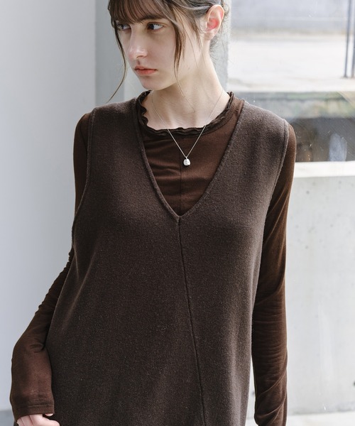 tageechita(タジチタ)の「【tageechita】フリルネック カシミヤ混シアーカットソー(Tシャツ/カットソー・レディース・レッド/ブラウン・L/M/S)」の15枚目の写真