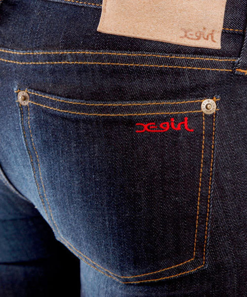 X-girl（エックスガール）の「JOHNNY JEAN（デニムパンツ・レディース・ダークインディゴブルー・24inch/25inch/26inch/27inch）」の7枚目の写真