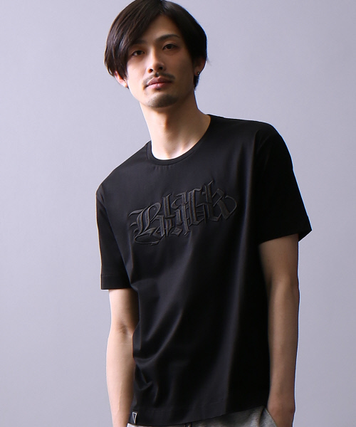 5351 POUR LES HOMMES(ゴーサンゴーイチプールオム)の「エンブレム刺繍ビッグTシャツ(Tシャツ/カットソー・メンズ・オフホワイト/ブラック・48/44/46)」の2枚目の写真
