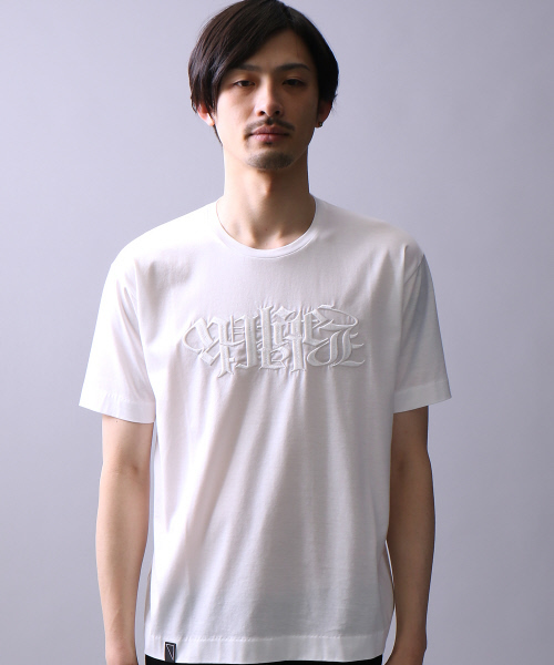 5351 POUR LES HOMMES(ゴーサンゴーイチプールオム)の「エンブレム刺繍ビッグTシャツ(Tシャツ/カットソー・メンズ・オフホワイト/ブラック・48/44/46)」の9枚目の写真