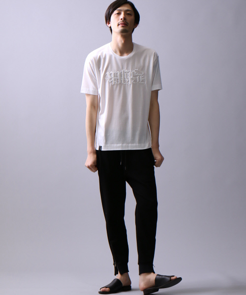 5351 POUR LES HOMMES(ゴーサンゴーイチプールオム)の「エンブレム刺繍ビッグTシャツ(Tシャツ/カットソー・メンズ・オフホワイト/ブラック・48/44/46)」の8枚目の写真