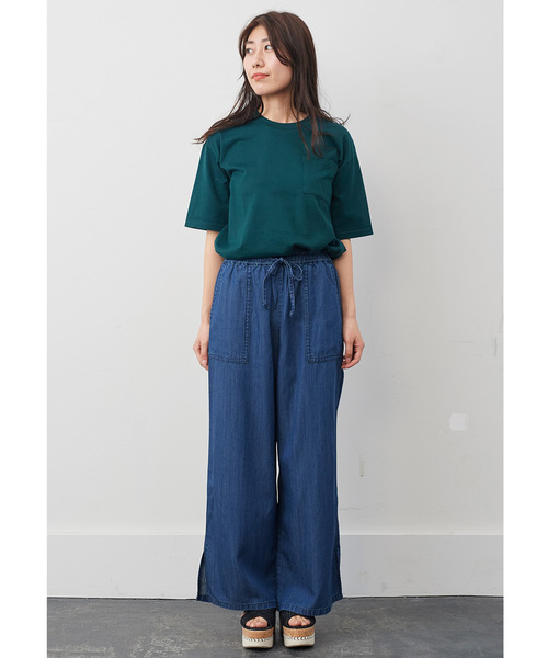 IEDIT（イディット）の「ＩＥＤＩＴ　サイドスリット接触冷感ワイドデニム〈ブルー〉（デニムパンツ・レディース・ブルー・SMALL/MEDIUM/LARGE/X-LARGE/XX-LARGE）」の3枚目の写真