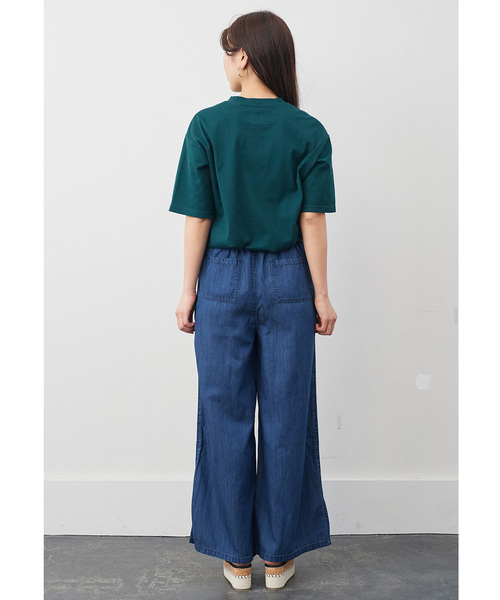 IEDIT（イディット）の「ＩＥＤＩＴ　サイドスリット接触冷感ワイドデニム〈ブルー〉（デニムパンツ・レディース・ブルー・SMALL/MEDIUM/LARGE/X-LARGE/XX-LARGE）」の5枚目の写真