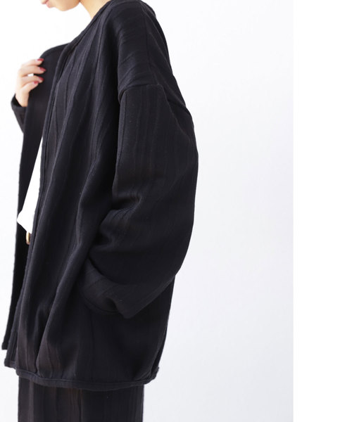 antiqua（アンティカ）の「立体柄ノーカラーカーディガン（カーディガン/ボレロ・レディース・ブラック・FREE）」の3枚目の写真