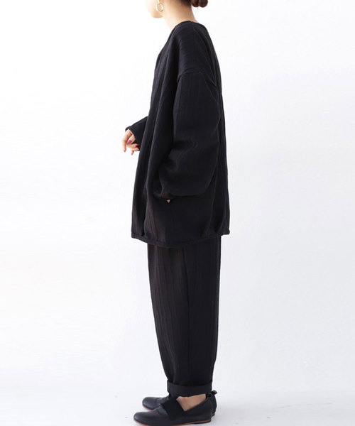 antiqua（アンティカ）の「立体柄ノーカラーカーディガン（カーディガン/ボレロ・レディース・ブラック・FREE）」の5枚目の写真