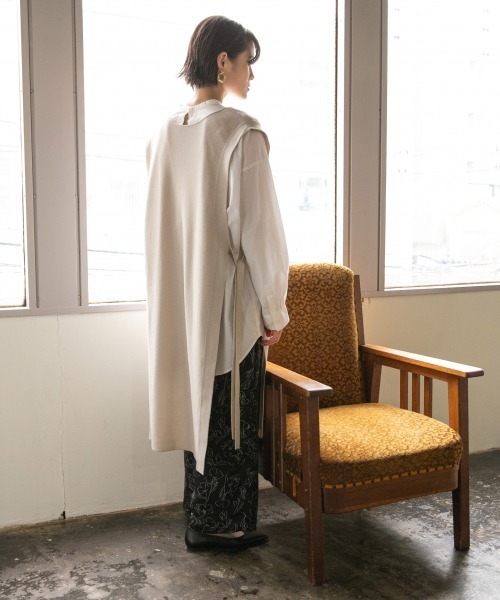 LOWRYS FARM(ローリーズファーム)の「サイドリボンワンピース 870286(ワンピース・レディース・ブラック/グレイッシュベージュ/グリーン/ブラウン/モカ・FREE)」の10枚目の写真