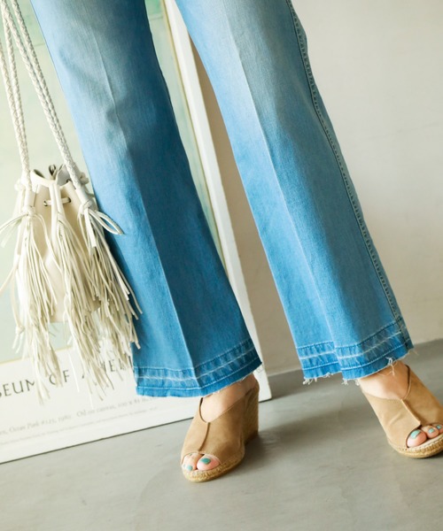 BAYFLOW（ベイフロー）の「セミフレアデニム（デニムパンツ・レディース・ブルー/ライトブルー・MEDIUM/SMALL/LARGE）」の18枚目の写真