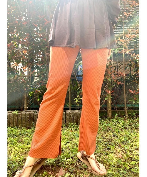 A part by（アパートバイ）の「【WEB限定カラー】Cリブカットフレアパンツ　911240（その他パンツ・レディース・ベージュ/ブラウン/ブルー系その他5/ピンク系その他4/オレンジ系その他5/グリーン系その他4/パープル系その他2・FREE）」の16枚目の写真