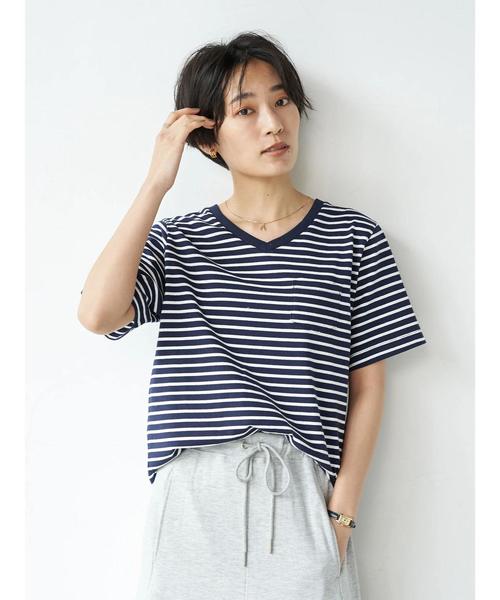 AMERICAN HOLIC（アメリカンホリック）の「ポケット付きVネックカットプルオーバー 〇（Tシャツ/カットソー・レディース・ブラック/ベージュ/オフホワイト/カーキ/サックスブルー/グレー系その他4/ブルー系その他2/ホワイト系その他4・M/L）」の2枚目の写真