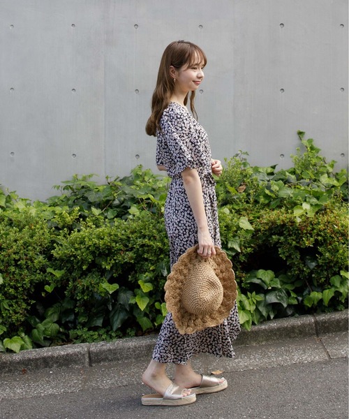 flower（フラワー）の「リラックスフラワーズワンピース（ワンピース・レディース・ネイビー/カーキ・FREE）」の7枚目の写真