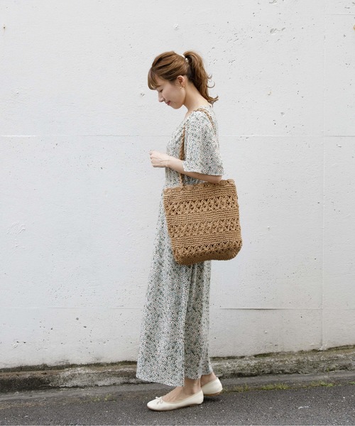 flower（フラワー）の「リラックスフラワーズワンピース（ワンピース・レディース・ネイビー/カーキ・FREE）」の6枚目の写真