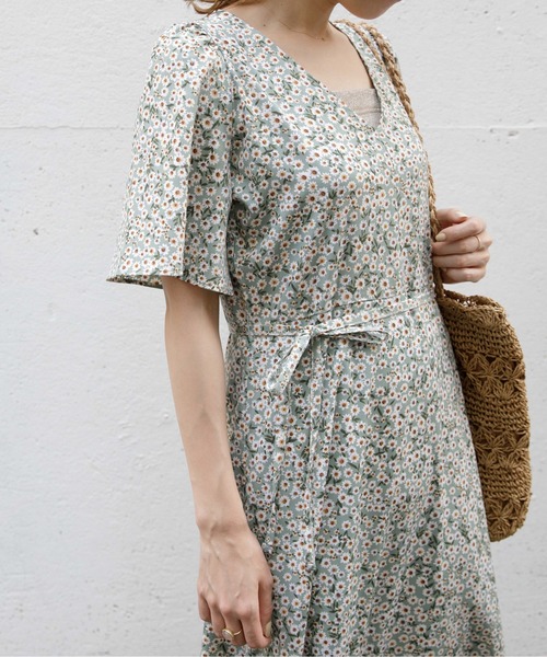 flower（フラワー）の「リラックスフラワーズワンピース（ワンピース・レディース・ネイビー/カーキ・FREE）」の13枚目の写真
