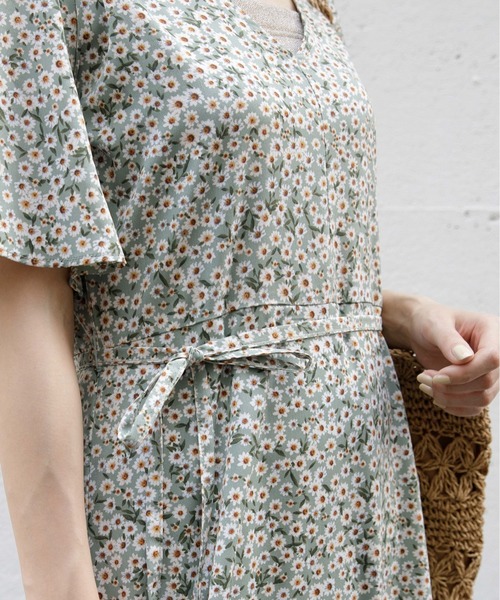 flower（フラワー）の「リラックスフラワーズワンピース（ワンピース・レディース・ネイビー/カーキ・FREE）」の16枚目の写真