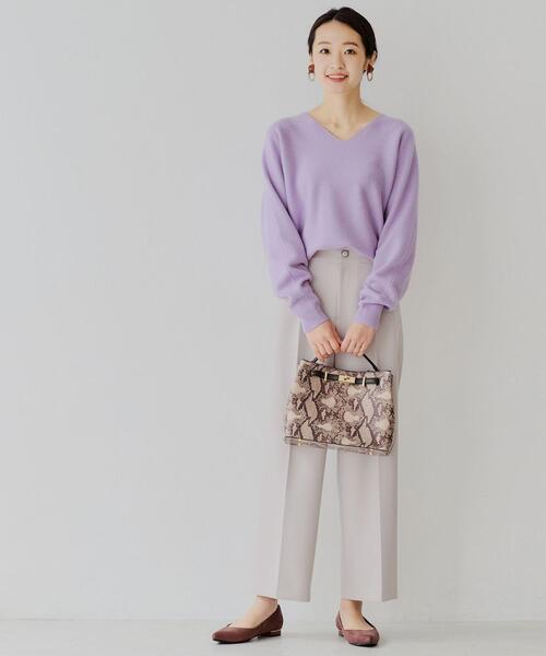 green label relaxing（グリーンレーベルリラクシング）の「D ウール ドルマン Vネック プルオーバー ニット（ニット/セーター・レディース・ライラック/ダークブラウン/ナチュラル/オリーブ・FREE）」の14枚目の写真