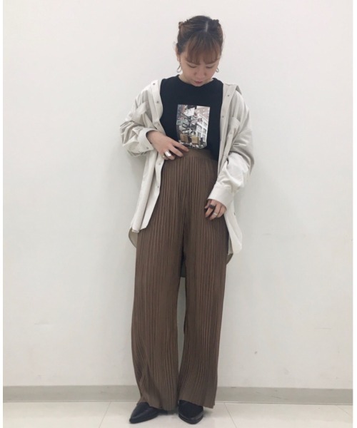 PAGEBOY（ページボーイ）の「ベルベットBIGシャツ（シャツ/ブラウス・レディース・グレイッシュベージュ/ブルー系その他/ブラック/ブラウン・FREE）」の15枚目の写真