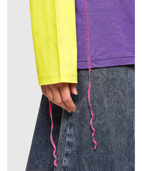 DIESEL（ディーゼル）の「レディース Tシャツ 長袖 プリント クルーネック（Tシャツ/カットソー・レディース・パープル/イエロー・X-SMALL/SMALL/LARGE/MEDIUM）」の4枚目の写真