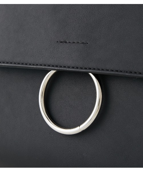 AZUL by moussy（アズールバイマウジー）の「RING FLAP BAG/リングフラップバッグ（ショルダーバッグ・レディース・ブラック/ブラック系その他/ベージュ系その他・FREE）」の10枚目の写真