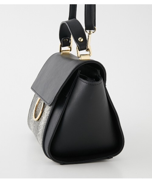 AZUL by moussy（アズールバイマウジー）の「RING FLAP BAG/リングフラップバッグ（ショルダーバッグ・レディース・ブラック/ブラック系その他/ベージュ系その他・FREE）」の20枚目の写真