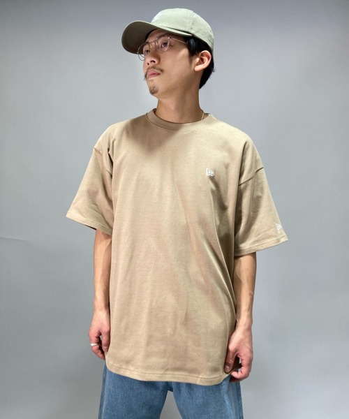 NEW ERA(ニューエラ)の「NEWERA/ニューエラ ビックシルエット バックロゴプリントTシャツ 12830029(Tシャツ/カットソー・メンズ・ベージュ・M/L/XL)」の8枚目の写真