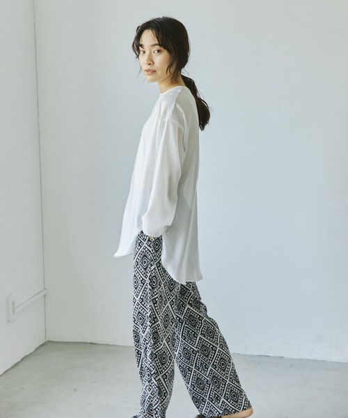 audrey and john wad（オードリーアンドジョンワッド）の「【Audrey and John Wad】シアーサテンプルオーバーブラウス-ウォッシャブル-（シャツ/ブラウス・レディース・ベージュ/ホワイト/グリーン系その他・FREE）」の16枚目の写真