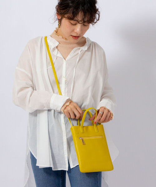 NOLLEY’S(ノーリーズ)の「マルチショルダーポシェット(ショルダーバッグ・レディース・ベージュ/オフホワイト/イエロー/グリーン・FREE)」の1枚目の写真