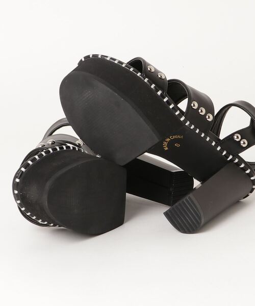 chumchum（チャムチャム）の「スタッズステッチダブルストラップサンダル（サンダル・レディース・ブラック/ダークブラウン/ブラック系その他2・LL/M/L/S）」の5枚目の写真