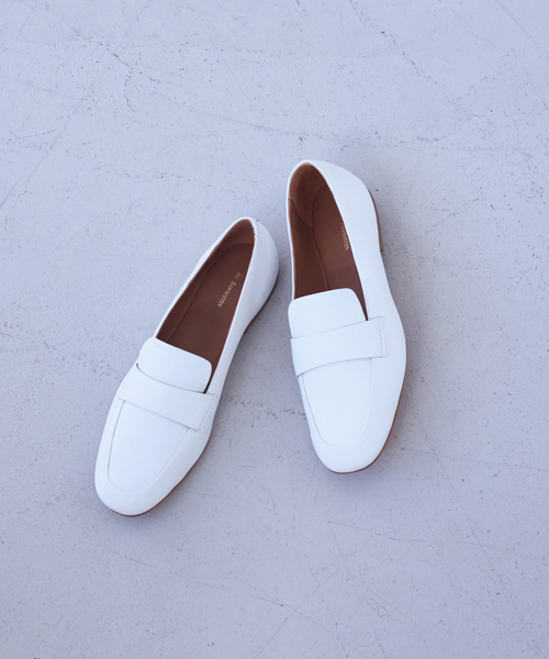 Au BANNISTER（オゥバニスター）の「【販売店舗限定】ソフトローファー（ローファー・レディース・ブラック/シルバー/ホワイト/ブラック系その他・39/37/38/36/35）」の2枚目の写真