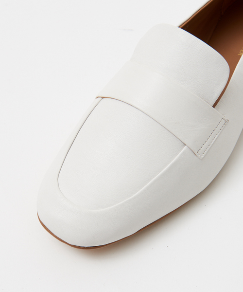 Au BANNISTER（オゥバニスター）の「【販売店舗限定】ソフトローファー（ローファー・レディース・ブラック/シルバー/ホワイト/ブラック系その他・39/37/38/36/35）」の11枚目の写真