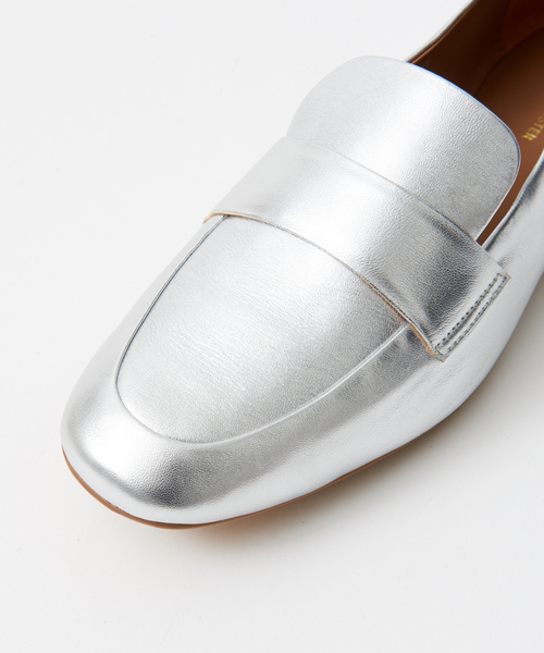 Au BANNISTER（オゥバニスター）の「【販売店舗限定】ソフトローファー（ローファー・レディース・ブラック/シルバー/ホワイト/ブラック系その他・39/37/38/36/35）」の10枚目の写真