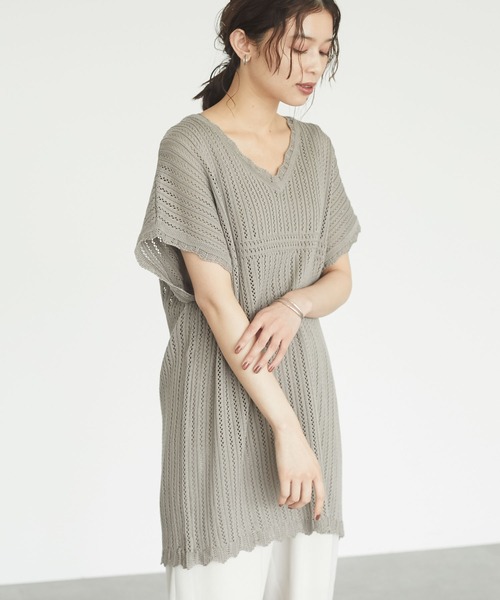 Green Parks(グリーンパークス)の「・Petit fleur スカシアミニットチュニック*(ニット/セーター・レディース・アイボリー/ブラック/グレイッシュベージュ・FREE)」の3枚目の写真