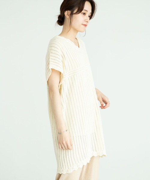 Green Parks(グリーンパークス)の「・Petit fleur スカシアミニットチュニック*(ニット/セーター・レディース・アイボリー/ブラック/グレイッシュベージュ・FREE)」の1枚目の写真