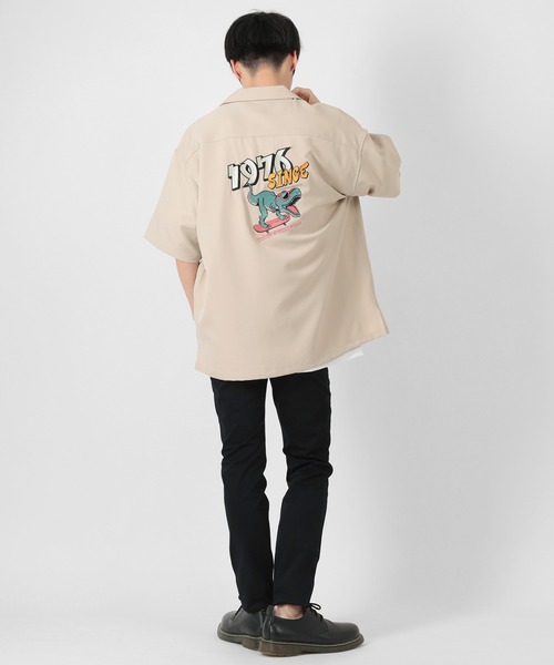 VISION STREET WEAR（ヴィジョンストリートウェア）の「【VISION STREET WEAR/ヴィジョンストリートウェア】恐竜＆カセットテープ イラスト刺繍シャツ（シャツ/ブラウス・メンズ・ライトブルー/ブラック/ベージュ/サックスブルー/アイボリー/ライトパープル・M/L）」の9枚目の写真