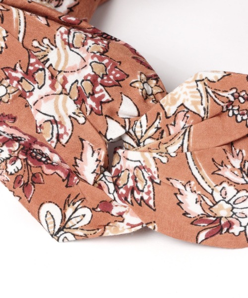 studio CLIP(スタディオクリップ)の「Aボリュームプリントヘアバンド(ヘアバンド・レディース・ブラウン/イエロー/ブルー・FREE)」の9枚目の写真