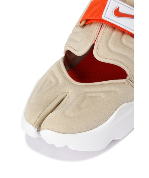 NIKE（ナイキ）の「(NIKE)ナイキ　アクア　リフト（スニーカー・レディース・ホワイト/ベージュ・23/25.0/26.0/24.0）」の8枚目の写真