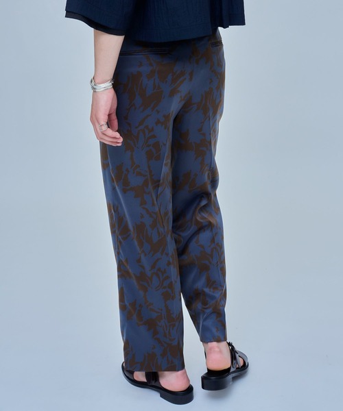 UNITED TOKYO(ユナイテッドトウキョウ)の「リーフプリントスラックス(スラックス・メンズ・ブラウン/グレー・1/2/3)」の16枚目の写真