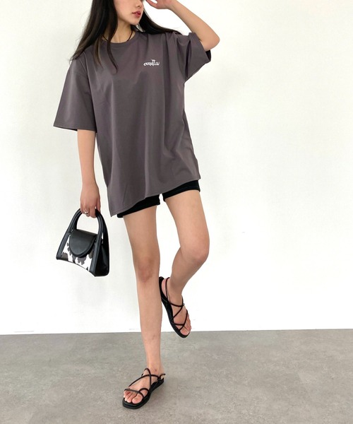 emutto（エミュット）の「【オリジナル】emuttoﾛｺﾞ ｵｰﾊﾞｰTｼｬﾂ（Tシャツ/カットソー・レディース・ホワイト/チャコールグレー/ブルー・FREE）」の3枚目の写真