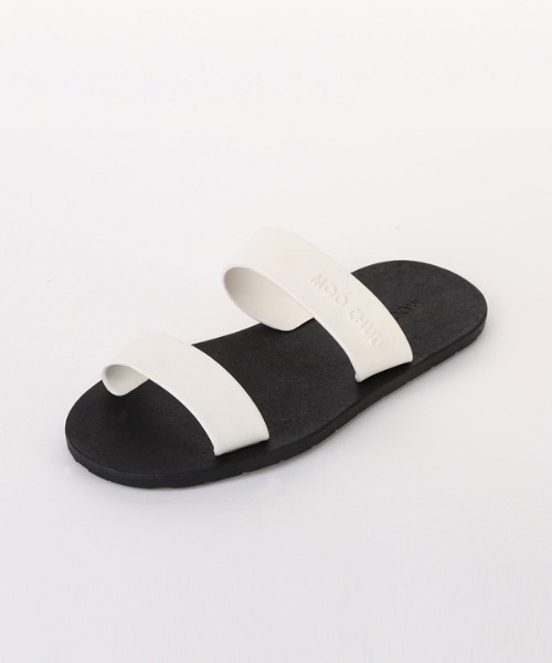 moochuu(ムーチュー)の「【moochuu 】MC03 2ストラップ / MC03 Two Straps(サンダル・レディース・ピンク/ブラウン×イエロー/ホワイト/ブラック×ホワイト/バイオレット/グレー×サックスブルー/ブルー/ブラック/ブラウン/イエロー/キャメル・36/44/43/41/37/38)」の4枚目の写真