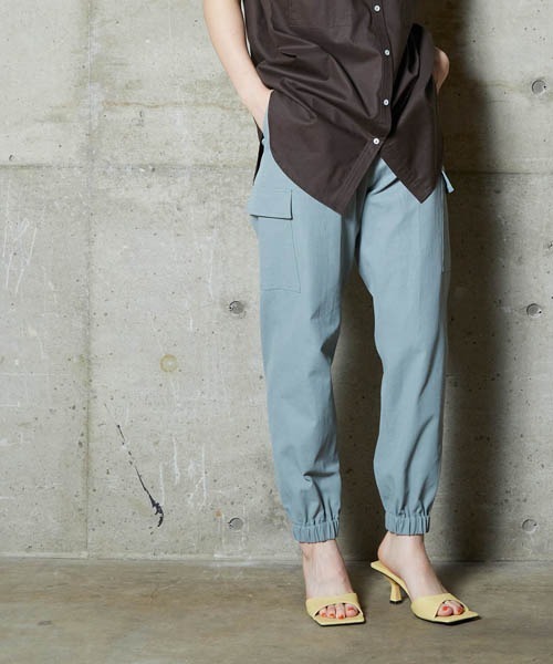 lautreamont BLEUBLANC（ロートレアモンブルーブラン）の「<lautreamont BLEUBLANC>リランチェツイルカーゴパンツ（その他パンツ・レディース・ホワイト/ブラック/カーキ・11号/9号/7号）」の3枚目の写真