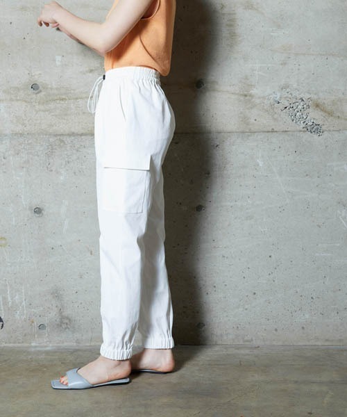 lautreamont BLEUBLANC（ロートレアモンブルーブラン）の「<lautreamont BLEUBLANC>リランチェツイルカーゴパンツ（その他パンツ・レディース・ホワイト/ブラック/カーキ・11号/9号/7号）」の4枚目の写真