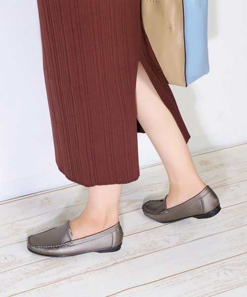 LUGG NAGG(ラグナグ)の「シンプルモカシンシューズ(モカシン/デッキシューズ・レディース・ブラック/ホワイト/ガンメタ・23.0cm/24.0cm/24.5cm/23.5cm)」の16枚目の写真