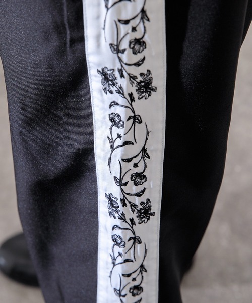 Adoon plain(アドーンプレーン)の「【Adoon plain】刺繍ラインパンツ(その他パンツ・メンズ・ブラック/カーキ・MEDIUM/LARGE)」の11枚目の写真