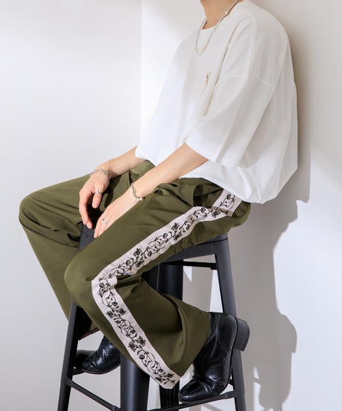 Adoon plain(アドーンプレーン)の「【Adoon plain】刺繍ラインパンツ(その他パンツ・メンズ・ブラック/カーキ・MEDIUM/LARGE)」の8枚目の写真