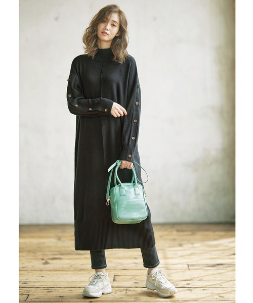 GeeRA(ジーラ)の「袖ボタンハイネックニットワンピース(ワンピース・レディース・ベージュ/ブラック/カーキブラウン・MEDIUM/LARGE/X-LARGE/XX-LARGE)」の9枚目の写真