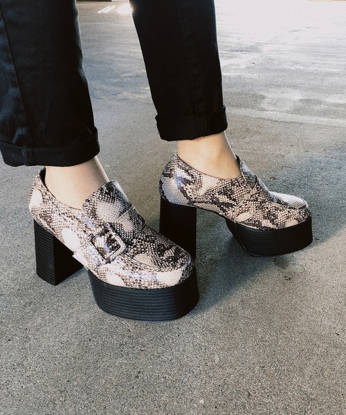 Noubel Voug Relax（ヌーベルヴォーグリラックス）の「厚底 チャンキーヒール ローファー（パンプス・レディース・パイソン/ブラック・S/3L/LL/M/L）」の4枚目の写真