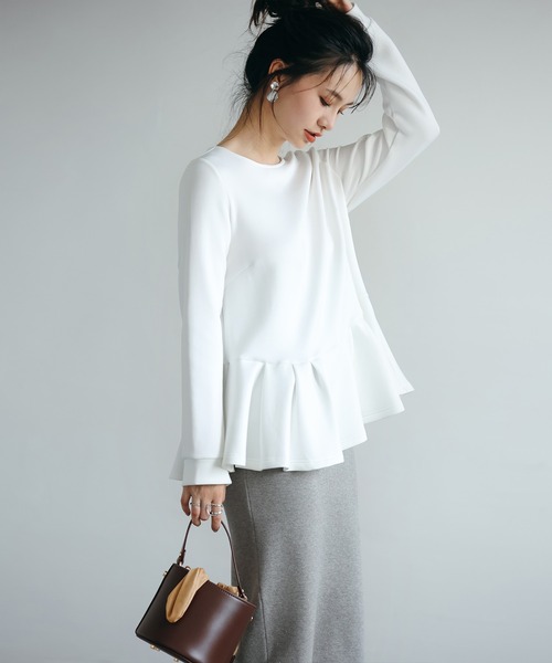 SAISON DE PAPILLON(セゾンドパピヨン)の「ペプラムシルエットカットソー(Tシャツ/カットソー・レディース・ブラック/ホワイト・M/L)」の1枚目の写真