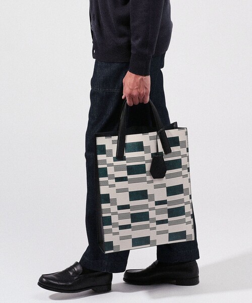 TOMORROWLAND (トゥモローランド)の「TOMORROWLAND トートバッグ(トートバッグ・メンズ・ブラック系その他/グレー系その他/グレー系その他2・FREE)」の5枚目の写真